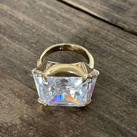 Square Bling Ring - Picture 3 of 7